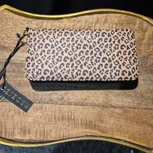 KEDZIE Leopard Print Zip Wallet in Tan/Black